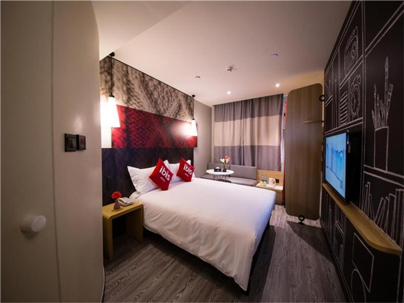 Ibis Guangzhou Yuexiu Park Metro Station Hotel Exterior photo