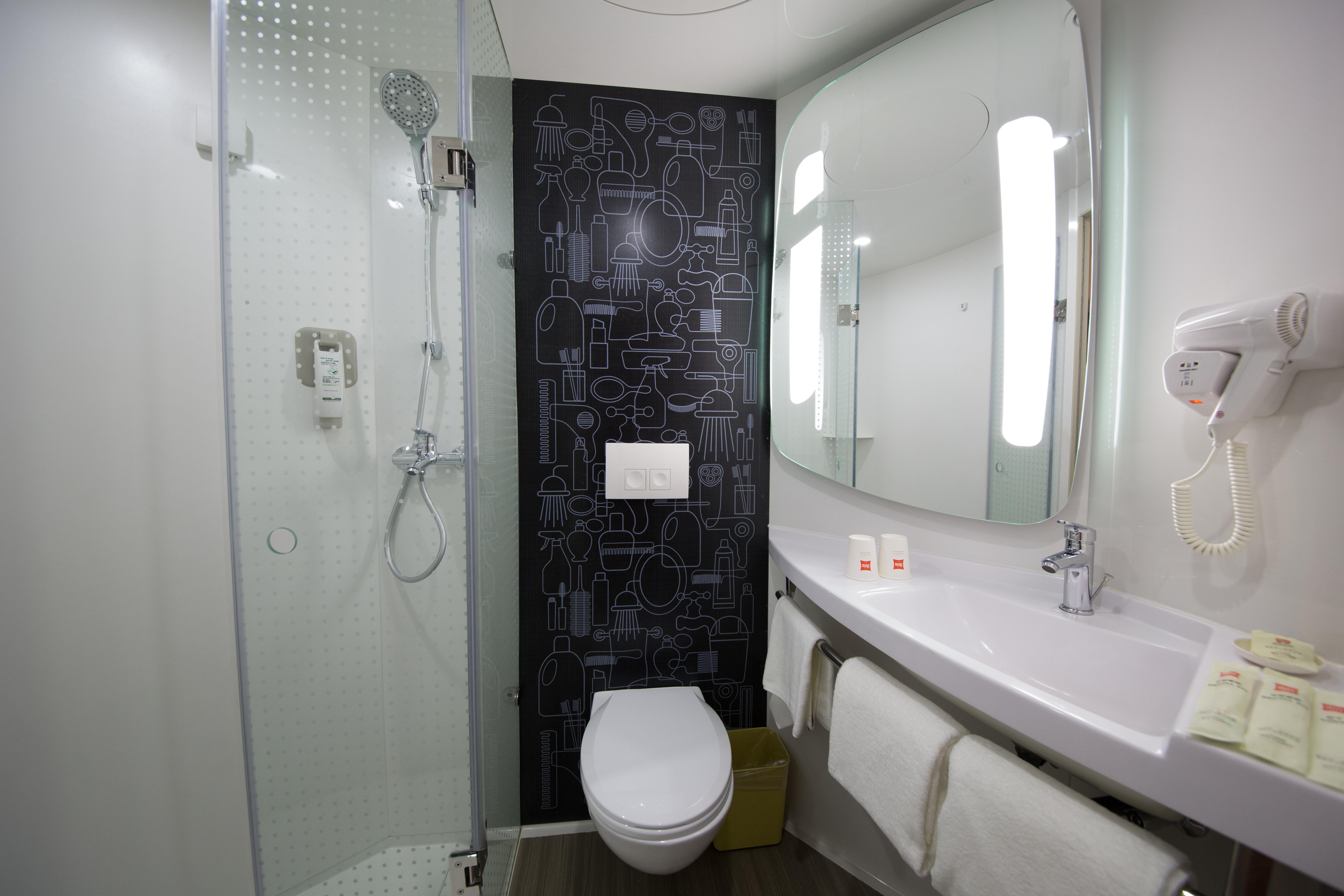 Ibis Guangzhou Yuexiu Park Metro Station Hotel Exterior photo