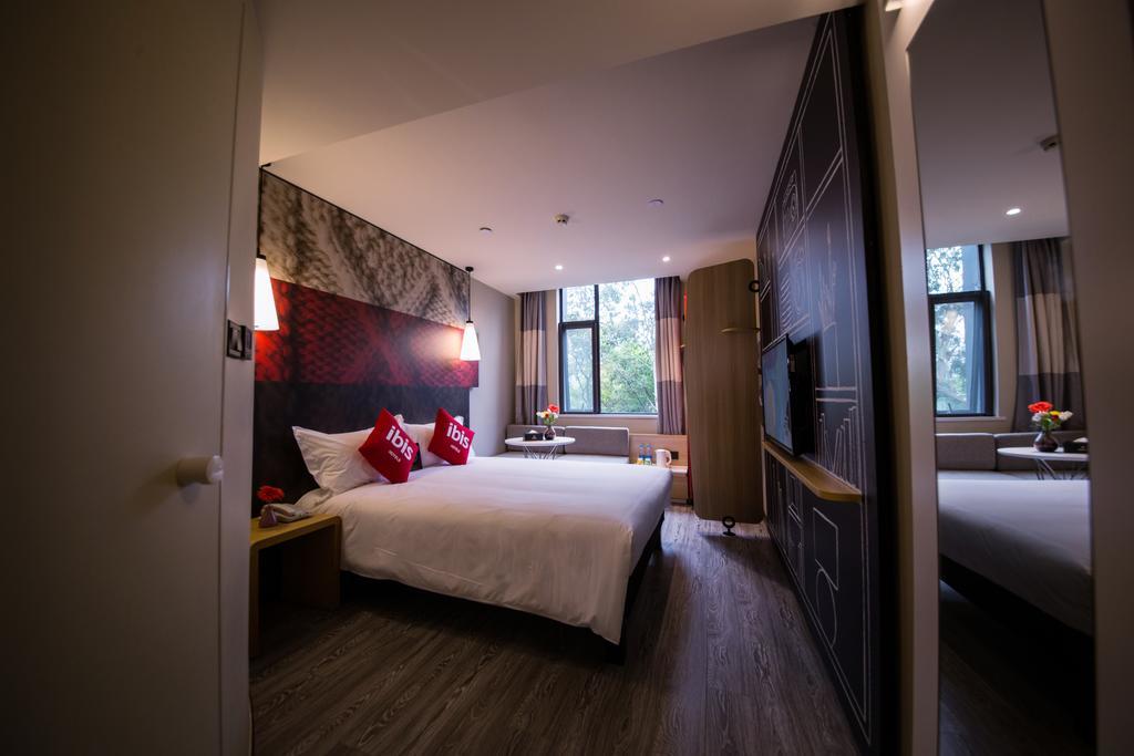 Ibis Guangzhou Yuexiu Park Metro Station Hotel Exterior photo