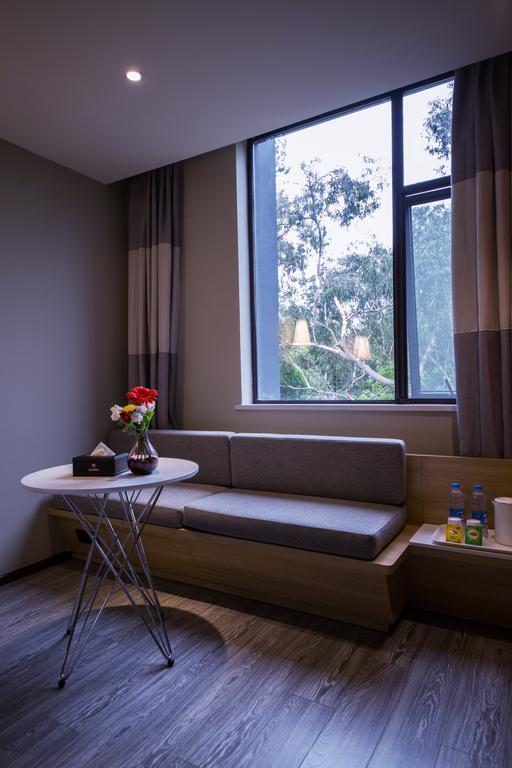 Ibis Guangzhou Yuexiu Park Metro Station Hotel Exterior photo